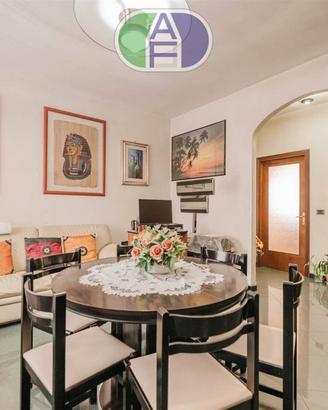 Appartamento di 100 m² con 5 locali e box auto a M