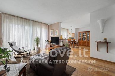 Appartamento di 151 m² con 4 locali e box auto a B