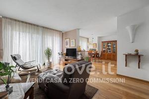Appartamento di 151 m² con 4 locali e box auto a B