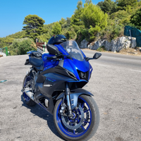 Yamaha R7