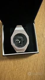 orologlio g-shock con cassa in diamanti VVS