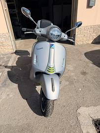 Vespa 300 super tech