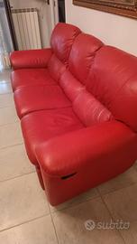 Divano in pelle rossa