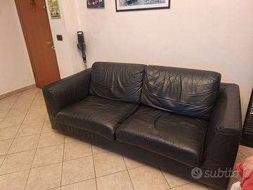 Divano in pelle 3 posti comodi