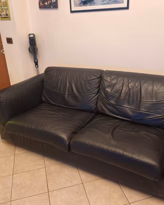 Divano in pelle 3 posti comodi
