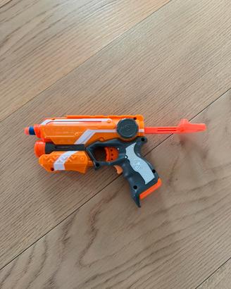 Nerf N-Strike Elite Firestrike pistola