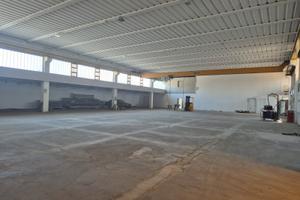 Capannone commerciale