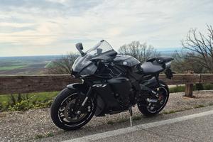  Yamaha YZF R1