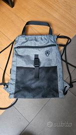 Sacca zaino con cerniere e tasche