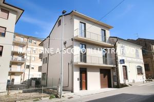 CASA INDIPENDENTE A MONTE URANO