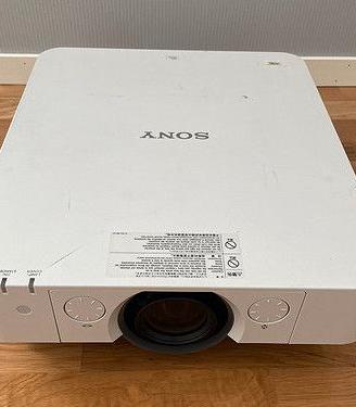 Proiettore Sony FULL HD interno/esterno 4300 lumen