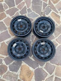 set 4 cerchi in ferro da 16” 5 fori per auto VW