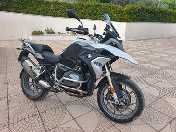 BMW R 1250 GS, anno 2021, pari al nuovo