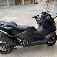 Yamaha TMAX 560
