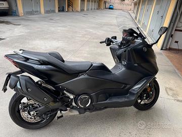 Yamaha TMAX 560