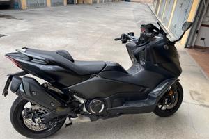 Yamaha TMAX 560