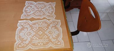 CENTRINI/Tovagliette ricamate a mano pezzi 4