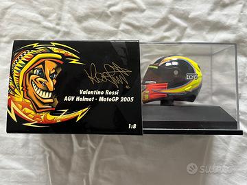 Minichamps Valentino Rossi - Casco 2005