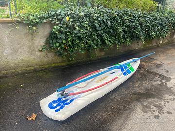 Tavola wind surf vintage con doppia vela