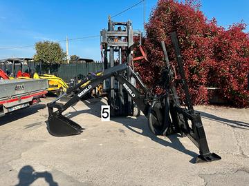 A189 - Braccio retro escavatore per trattore