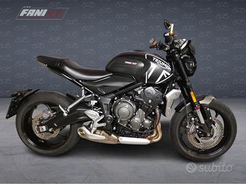 TRIUMPH Trident 660 -