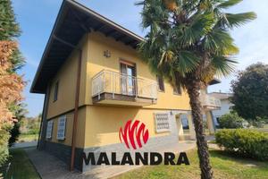 Villa di 211 m² con più di 5 locali e box auto dop