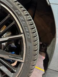 Treno Gomme Pirelli P Zero 2 Winter 235/35 R19