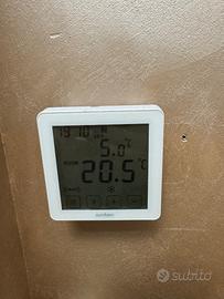 Termostato digitale con collegamento per telefono