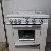 cugina e forno a gas 