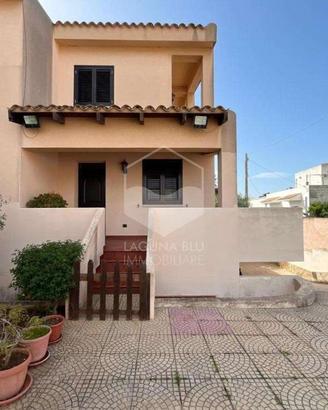 Ampia villa bifamiliare