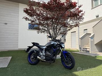 Moto Yamaha mt07