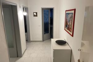 Lato strada - il mare a pochi passi