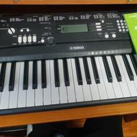 Yamaha digital keyboard EZ-220