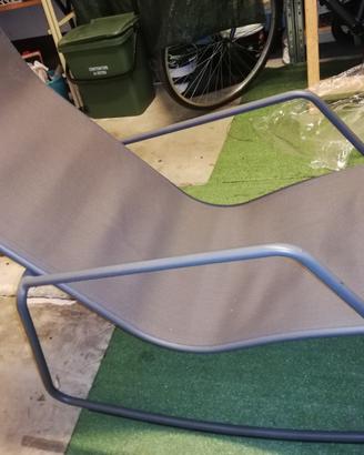 Sedia a dondolo moderna grigia esterno interno