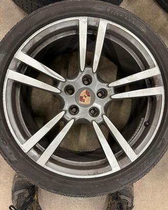 cerchi e gomme Cayenne 21 pollici