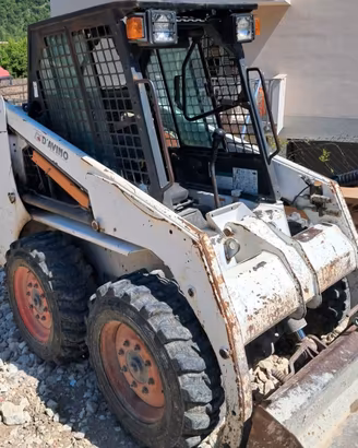 Minipala Bobcat 753