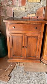 mobiletto in legno