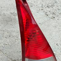 Faro posteriore sx C3