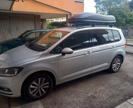 VOLKSWAGEN Touran - 2016