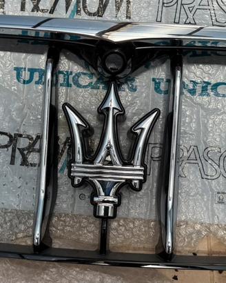 Griglia Maserati Levante nuova, originale