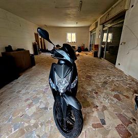 Kymco Agility 125 con bauletto 