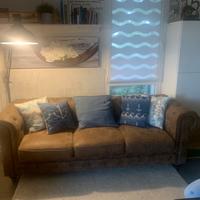 Divano 3 posti Chesterfield + Lampadario retrò