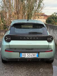 lancia y