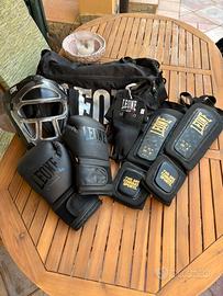 Kit Leone sport da combattimento