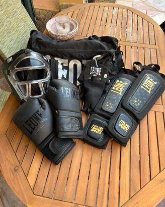 Kit Leone sport da combattimento
