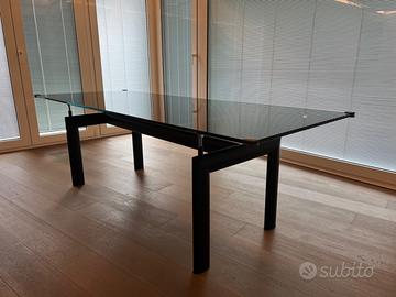 Tavolo pranzo/ufficio stile LC6 di Le Corbusier