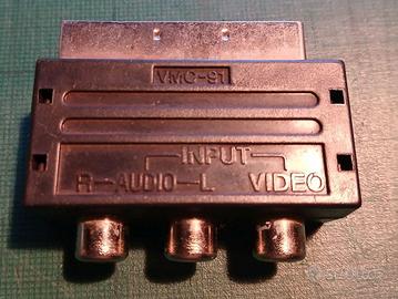 Addattatore RCA-SCART