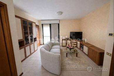 Ampio trilocale di circa 100 mq In palazzina rece