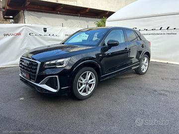 AUDI Q2 35 TFSI S tronic Identity Black