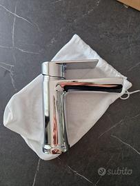 Miscelatore lavabo a cascata